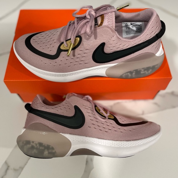 New with box women’s Nike Joyride dual run 6.5 plum chalk/black metallic gold - Picture 2 of 9